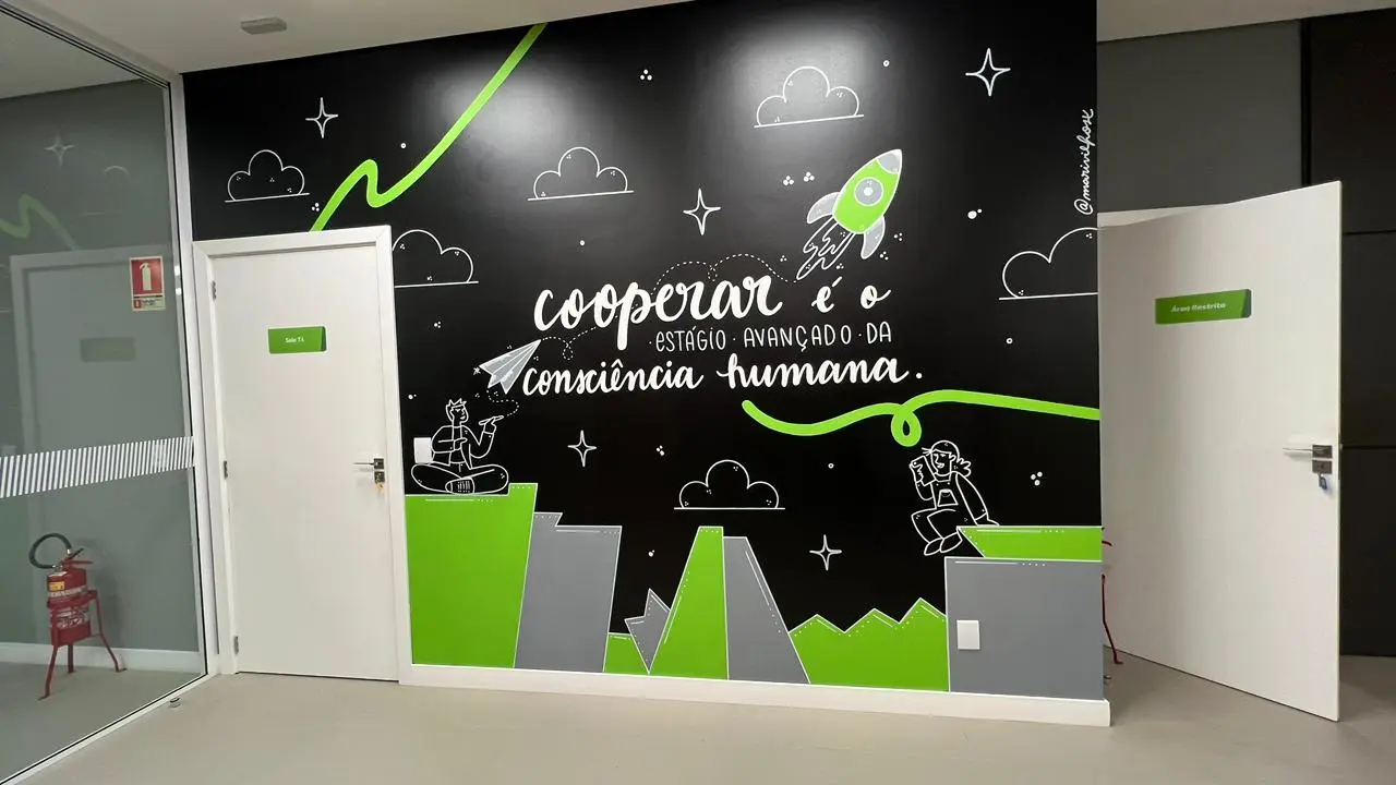 Mural corporativo nas cores verde e preto